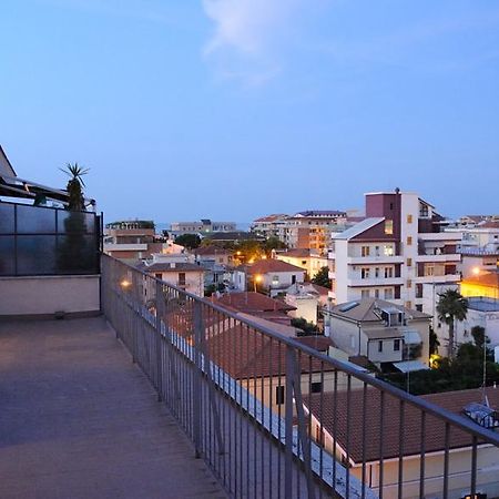 Summer&Winter Apartment Pescara Zimmer foto